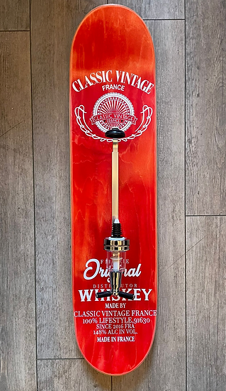 DISTRIBUTEUR SKATEBOARD ROUGE WHISKEY